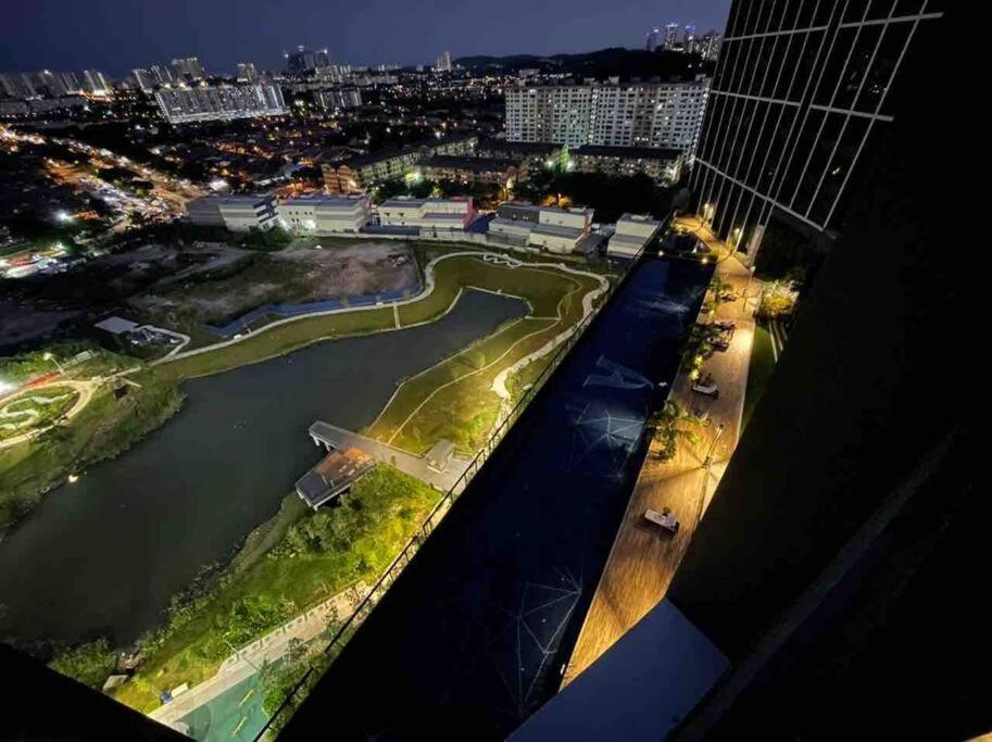 Cozy Aera Residence / Free Wi-Fi Netflix / Sunway Petaling Jaya Zewnętrze zdjęcie